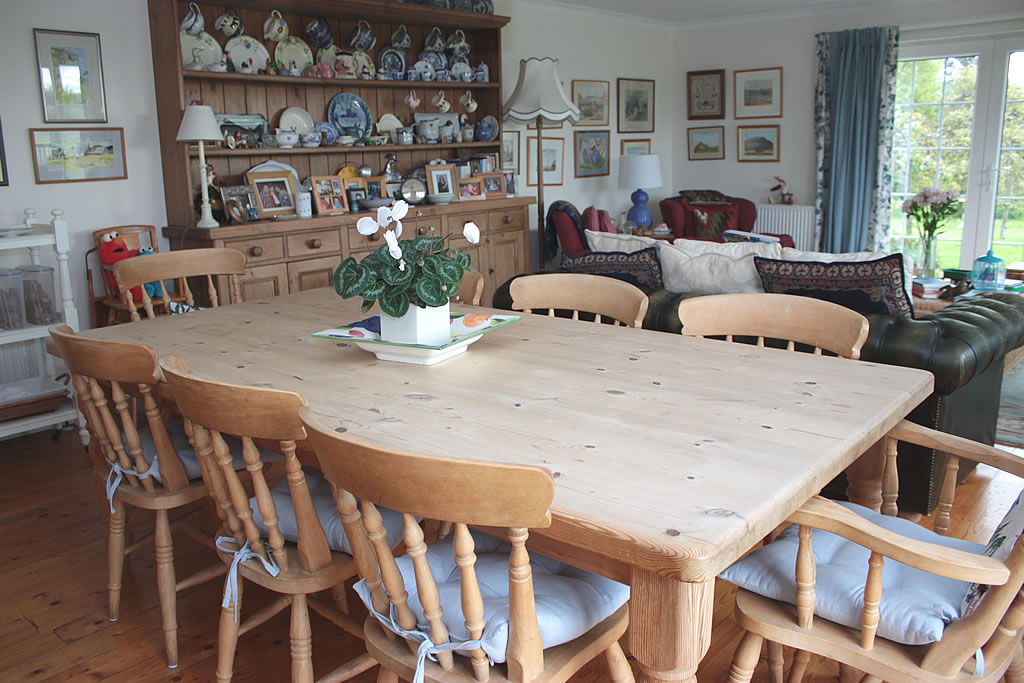 Breakfast is served in the sitting room / dinner